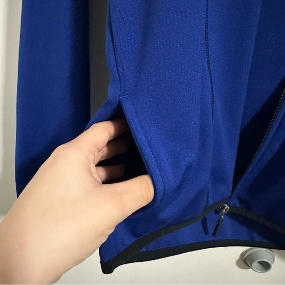 🌷5/$20 Kim Roger’s Royal Blue Jacket - Picture 4 of 5